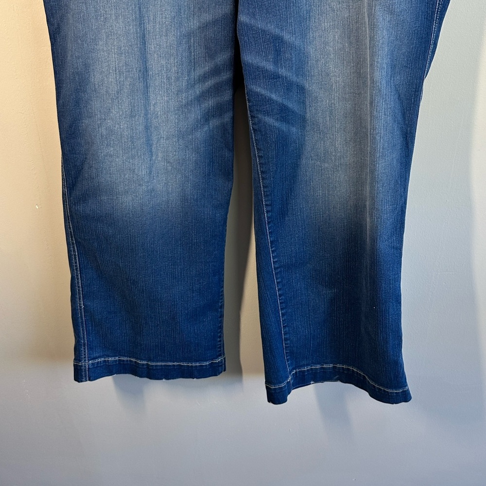 Torrid High Rise Wide Leg Vintage Stretch Jeans Size 22 - Picture 4 of 13